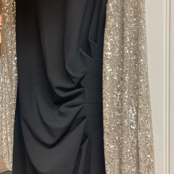 Black dress - Picture 5 of 8